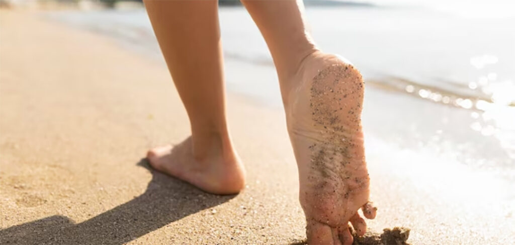 Cuidados com a pele no calor e na praia: como se proteger de micoses e infecções