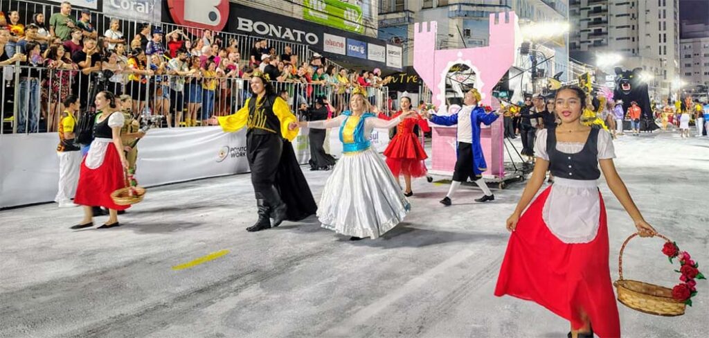 Nova estrela do samba: Soweto emociona em sua estreia no Carnaval Joaçaba 2026