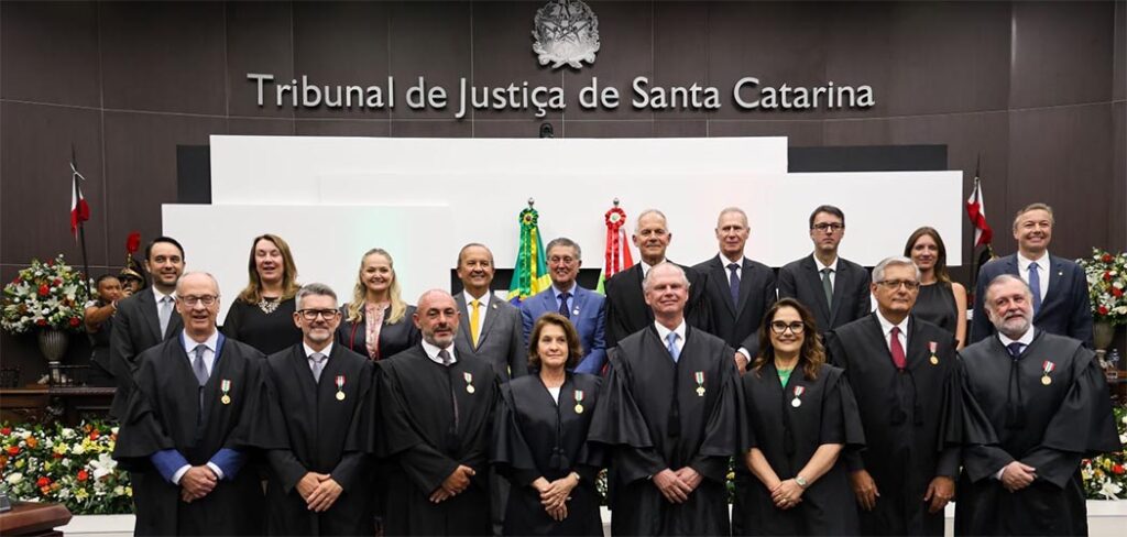 Jorginho Mello prestigia posse dos novos dirigentes do Tribunal de Justiça de Santa Catarina