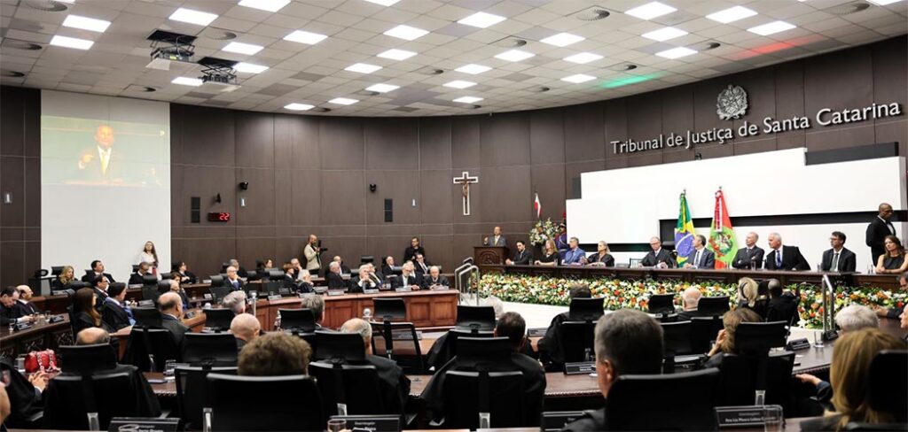 Jorginho Mello prestigia posse dos novos dirigentes do Tribunal de Justiça de Santa Catarina
