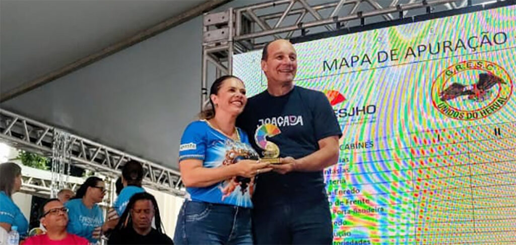 Prêmio Estandarte de Ouro consagra emoção e criatividade no Carnaval de Joaçaba 2026