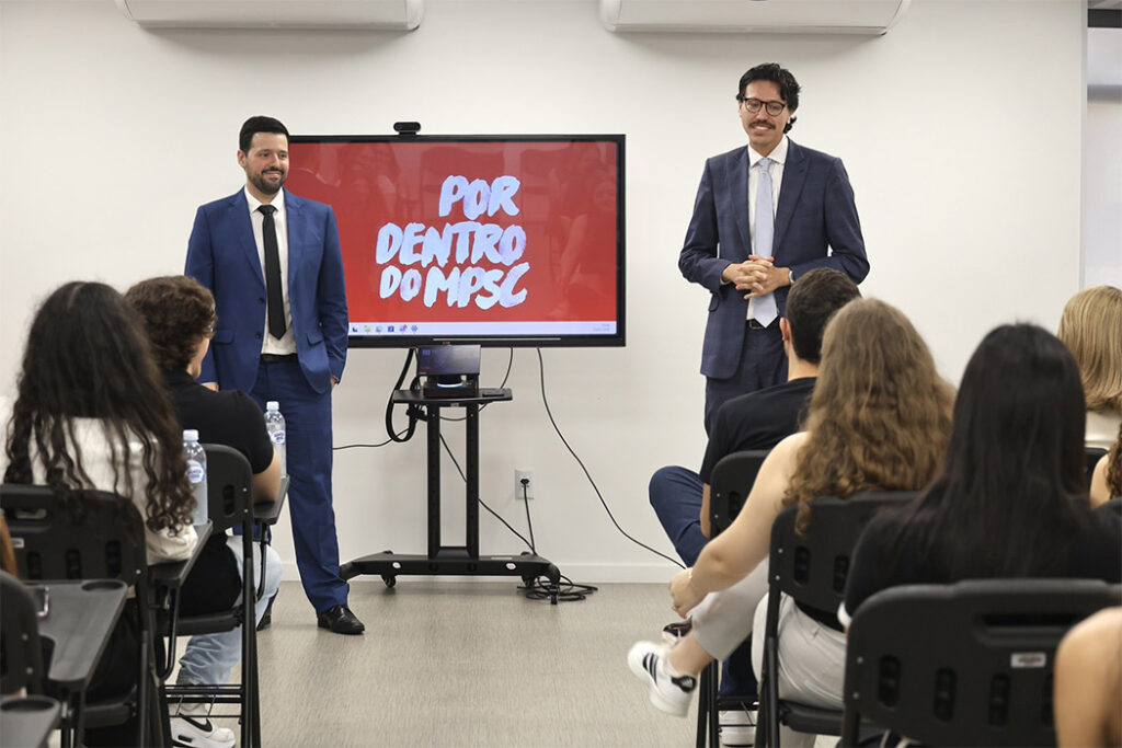 MPSC recebe visita de estutantes de Direito da Unoesc Videira 