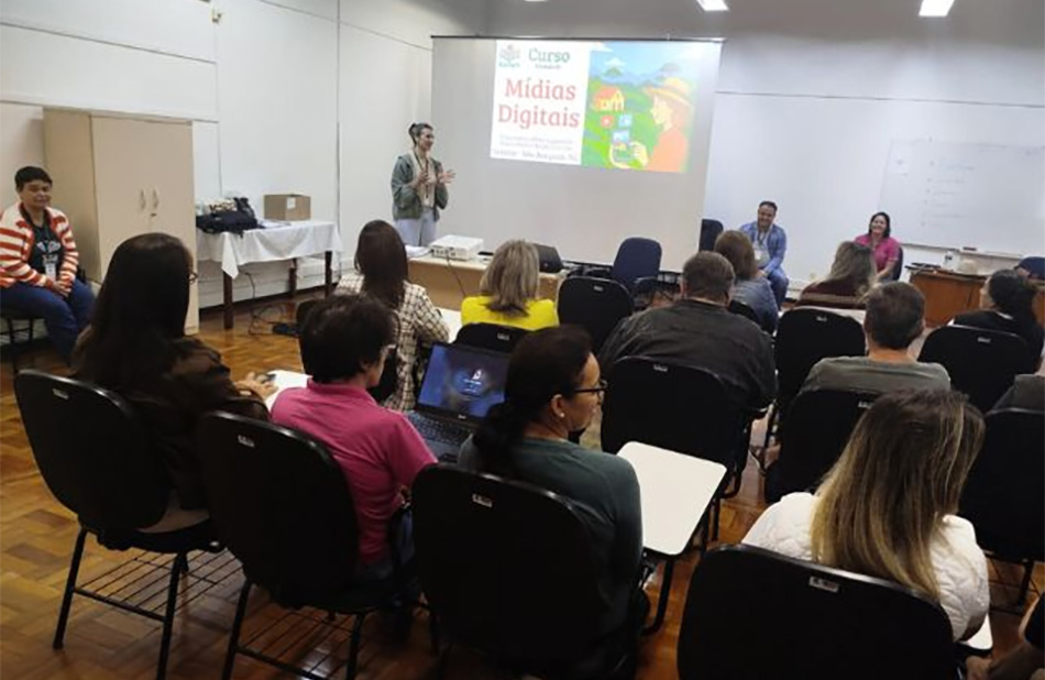 Epagri capacita famílias agricultoras para uso de mídias digitais no turismo rural 