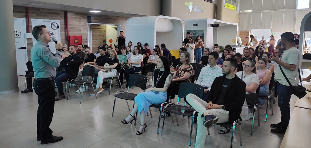 Lideranças empresariais, gestores públicos e instituições de ensino se reuniram no Polo Inovale, em Joaçaba, para o lançamento oficial do Vale Innovation Week