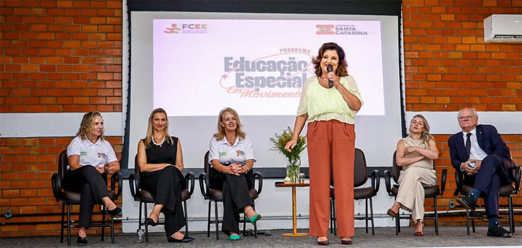 Governo de SC lança Programa Educação Especial em Movimento e promove capacitações para 26 mil profissionais