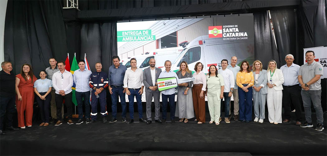 Governo de SC entrega 31 ambulâncias e motolâncias do SAMU aos municípios
