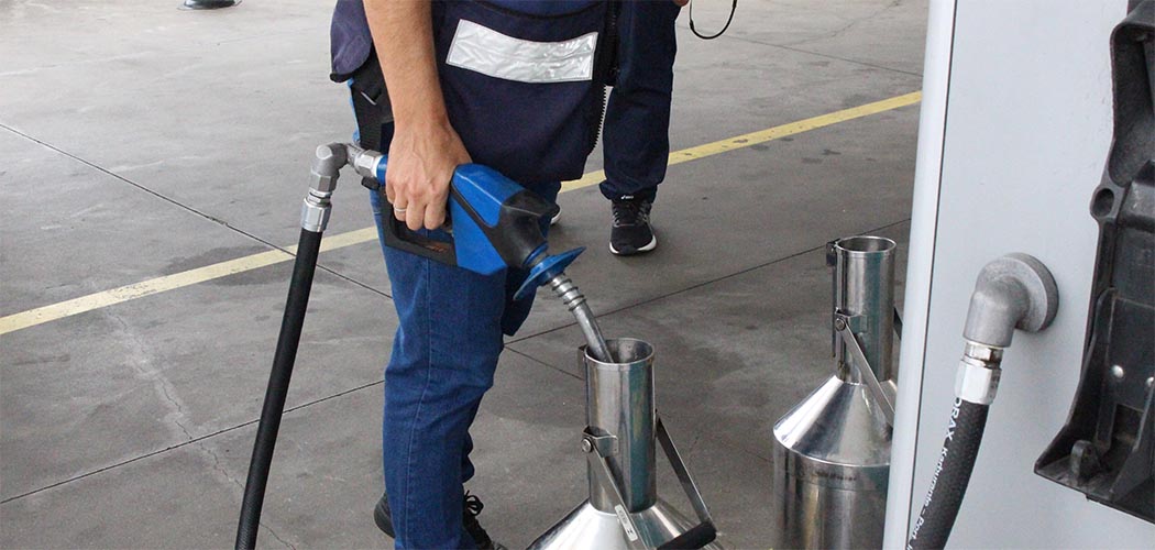 Imetro-SC identifica irregularidades durante operação em postos de combustíveis