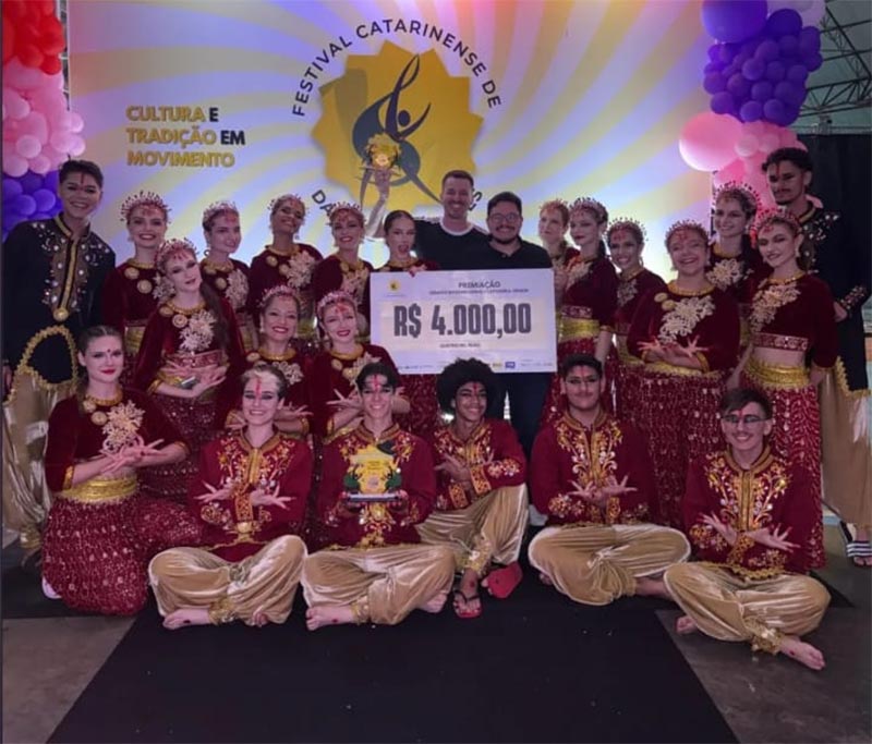 Unidos do Herval conquista 1º lugar no Festival Catarinense de Danças Populares em Maravilha