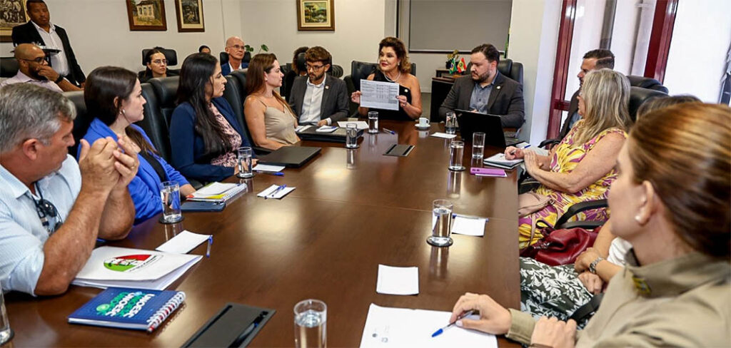SC avança no plano de combate à violência contra a mulher
