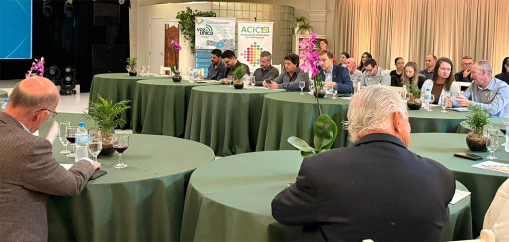 Durante o encontro, a ACIOC apresentou seis pleitos para compor a pauta regional, dentro os quais dois deles foram reconhecidos como essenciais por todas as demais associações