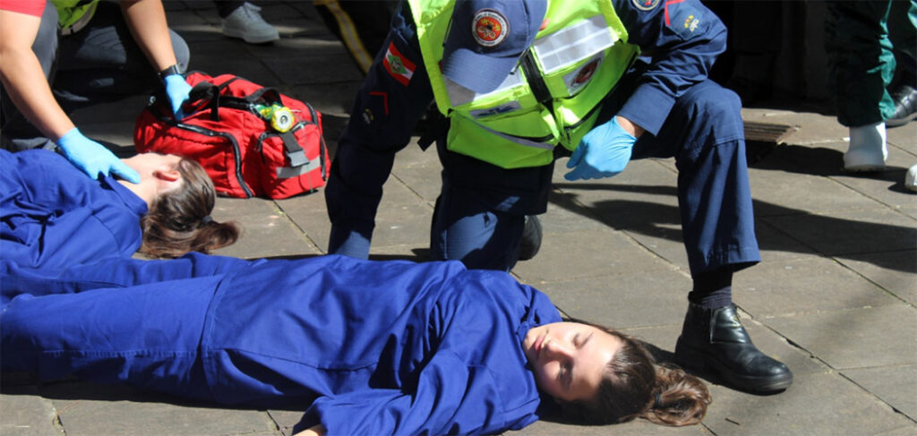 o Corpo de Bombeiros Militar de Santa Catarina (CBMSC), em Joaçaba, participou de um simulado de emergência