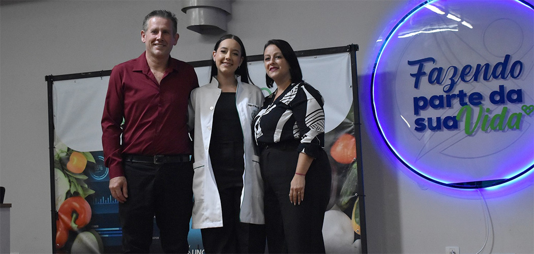 O curso de Nutrição da Unoesc Joaçaba realizou a primeira "Cerimônia do Jaleco" com os estudantes ingressantes de 2026/1