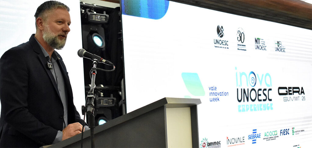 O I.nova Unoesc Experience é a contribuição da Instituição para o fortalecimento do movimento de inovação regional e estadual, falou em seu discurso na abertura do evento, o pró-reitor de Pesquisa, Pós-graduação, Extensão e Inovação da Unoesc, professor Kurt Schneider