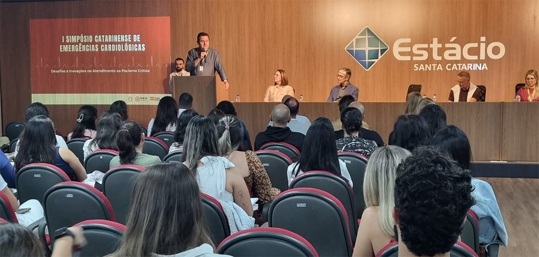 Simpósio de Emergências Cardiológicas qualifica profissionais e fortalece atendimento em SC