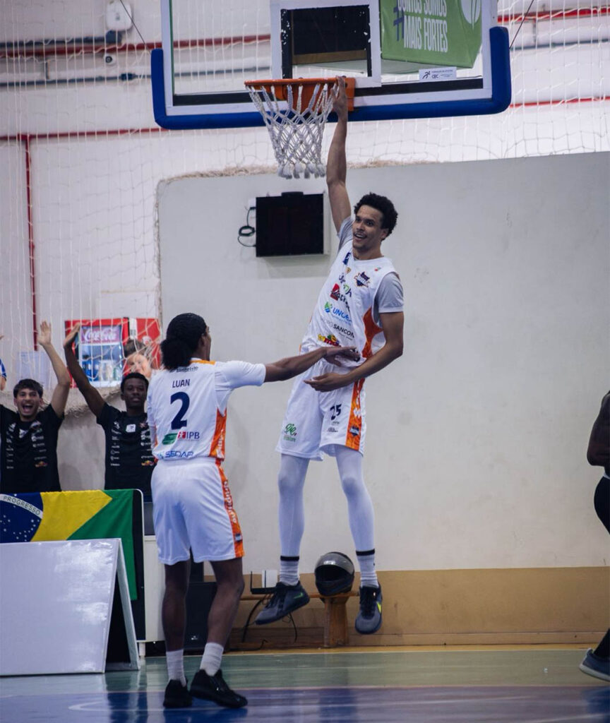 Gigantes do UNOESC Basket Joaçaba focam na partida que fecha a fase de classificação contra o atual líder da Liga Ouro