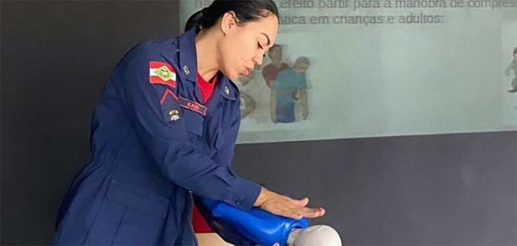 Operação Maternar leva instrução de primeiros socorros a gestantes em SC na semana do Dia das Mães