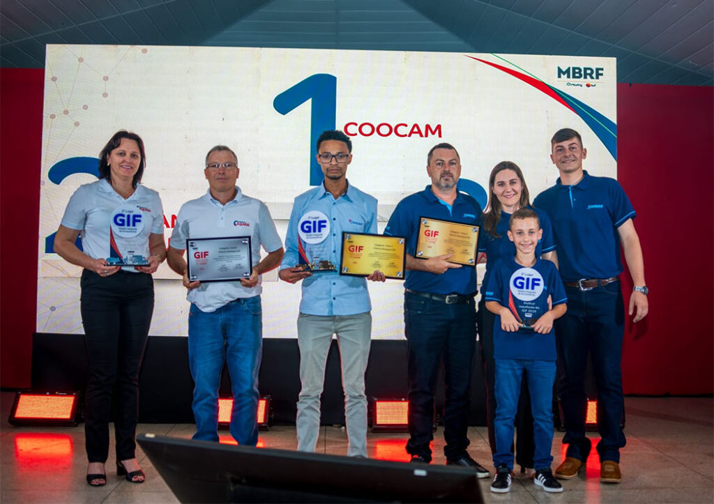 Coocam conquista prêmio com BRF 
