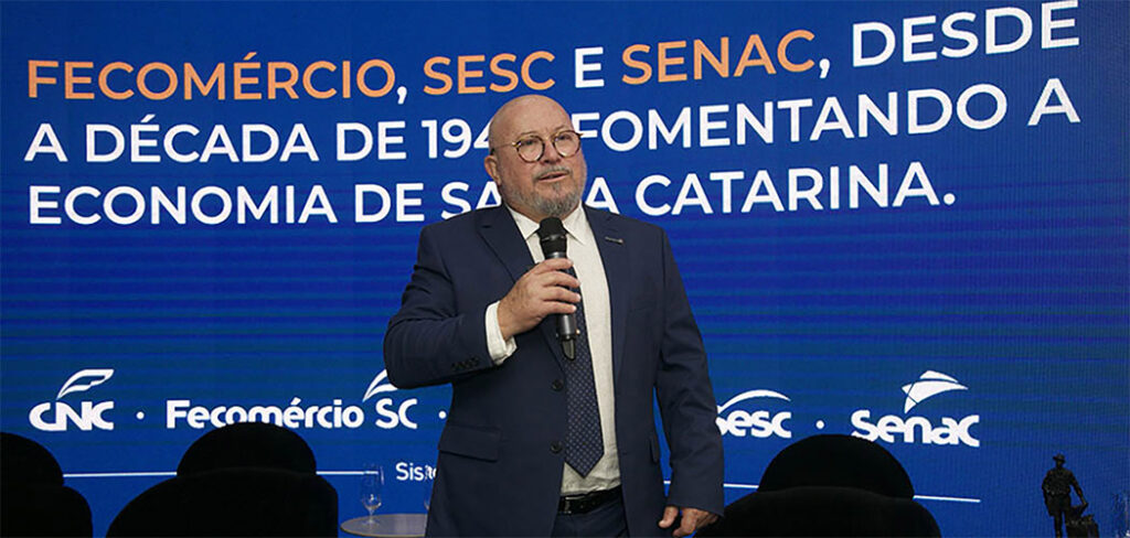 O empresário Hélio Dagnoni, foi reeleito para a presidência do Sistema Fecomércio-Sesc-Senac em Santa Catarina pelos próximos quatro anos