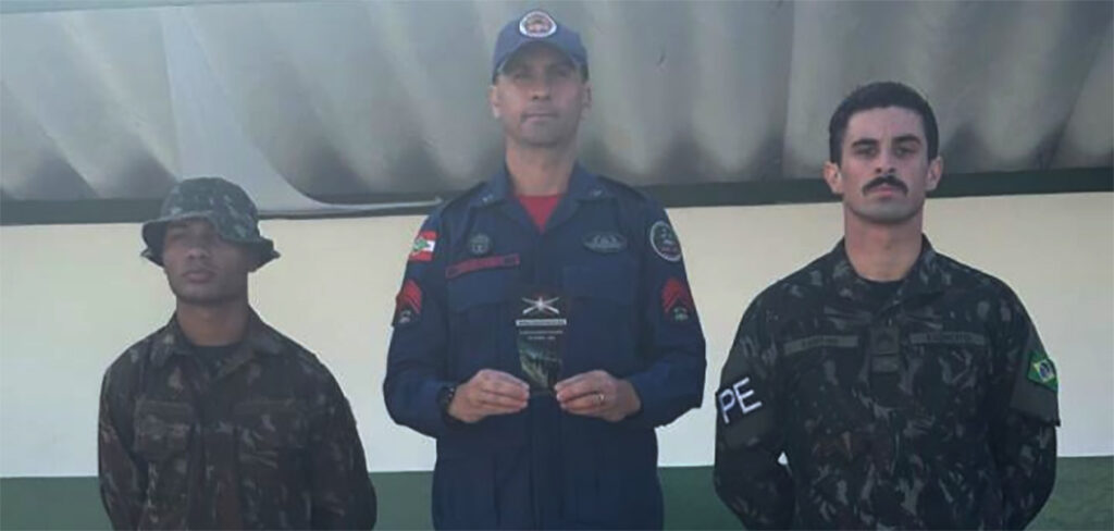 Bombeiros militares de Santa Catarina vencem prova infante de ferro