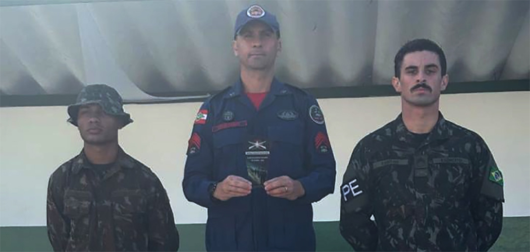 Bombeiros militares de Santa Catarina vencem prova infante de ferro