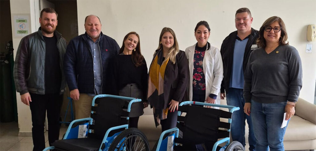 Ação do Rotary amplia mobilidade e qualidade de vida com doação de cadeiras de rodas na região