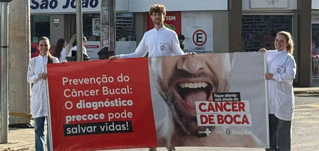 Curso de Odontologia promove ação de prevenção do câncer bucal em Joaçaba