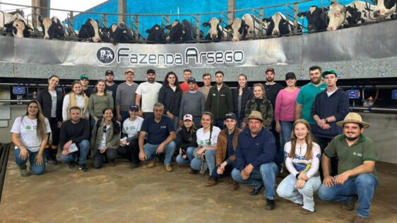 Visitas técnicas ampliam conhecimento prático dos alunos do Curso Técnico em Zootecnia do Polo de Joaçaba