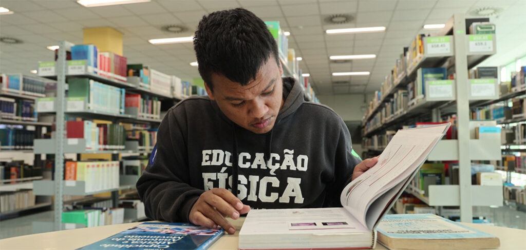 Governo de SC antecipa renovação do Universidade Gratuita e orienta estudantes sobre novas regras