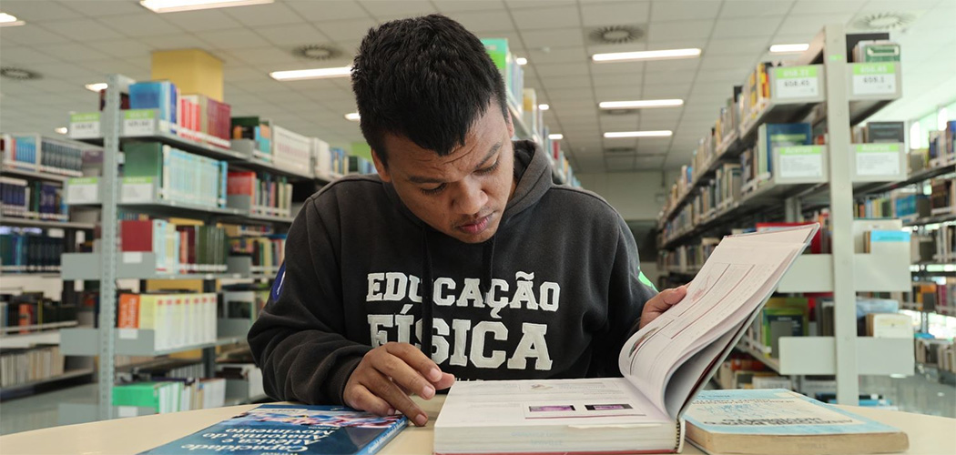 Governo de SC antecipa renovação do Universidade Gratuita e orienta estudantes sobre novas regras