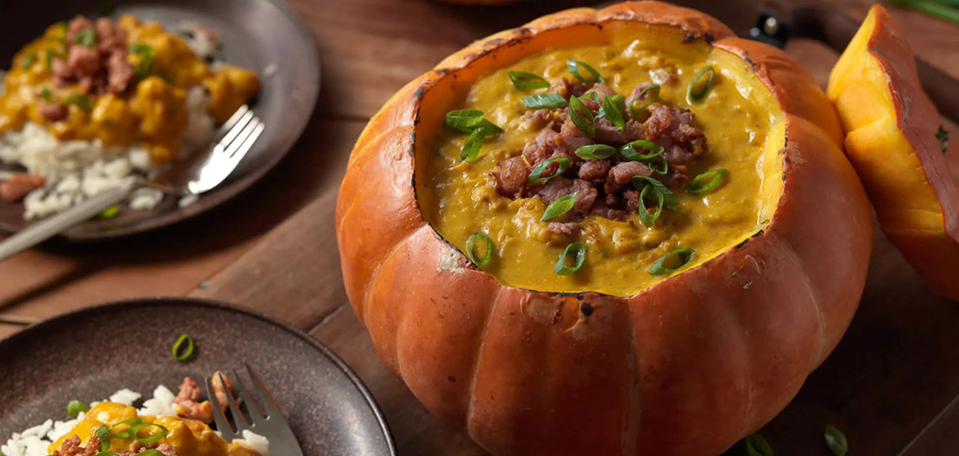 Caldo de Abóbora com Linguiça de Pernil