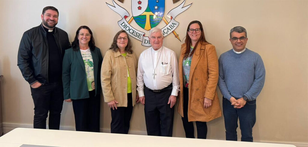 A reunião contou com a presença do bispo diocesano, Dom Mário Marquez