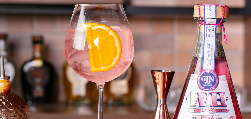 Dia Nacional do Gin (13/06): três drinks para celebrar uma das bebidas que mais conquistaram os brasileiros
