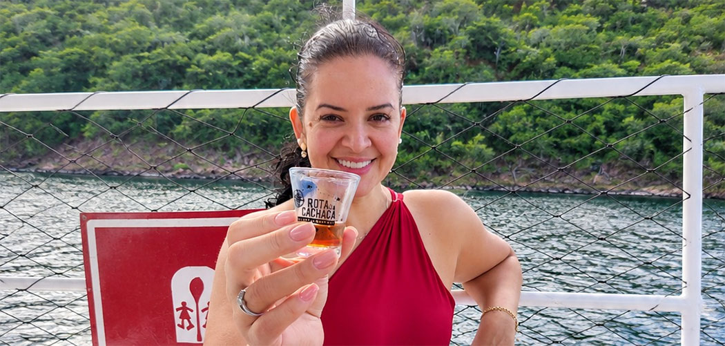 A Rota da Cachaça – O Caminho dos Engenhos convida visitantes a mergulharem na história, na cultura e nos sabores que fazem parte da identidade da região