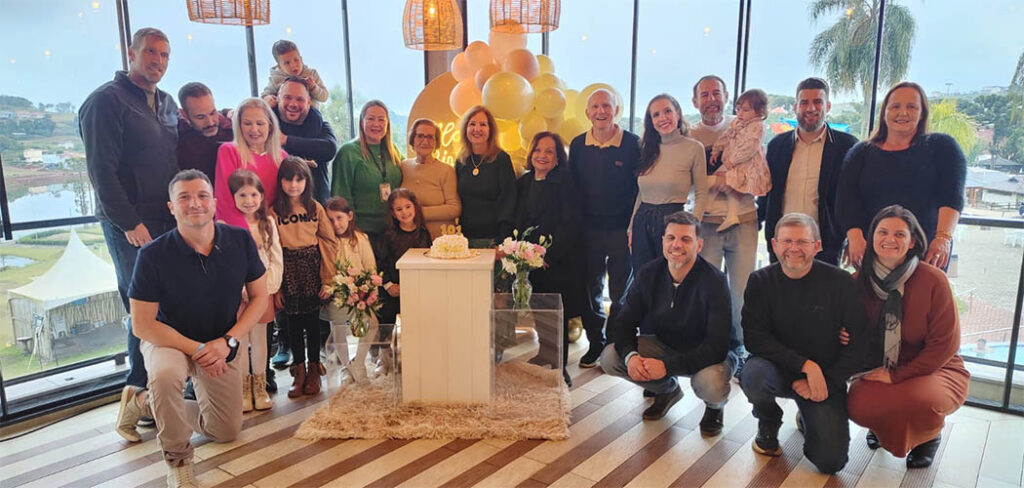 Linda Locatelli Ferronato celebra 101 anos com grande festa em família no Machadinho Thermas Resort Spa