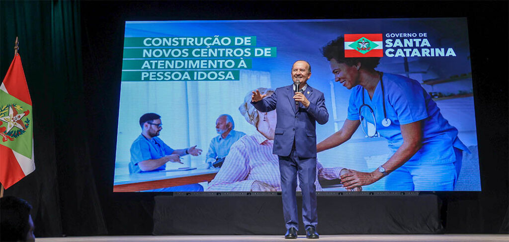 Jorginho Mello assina ordem de serviço para construção de Centros de Atendimento à Pessoa Idosa em SC