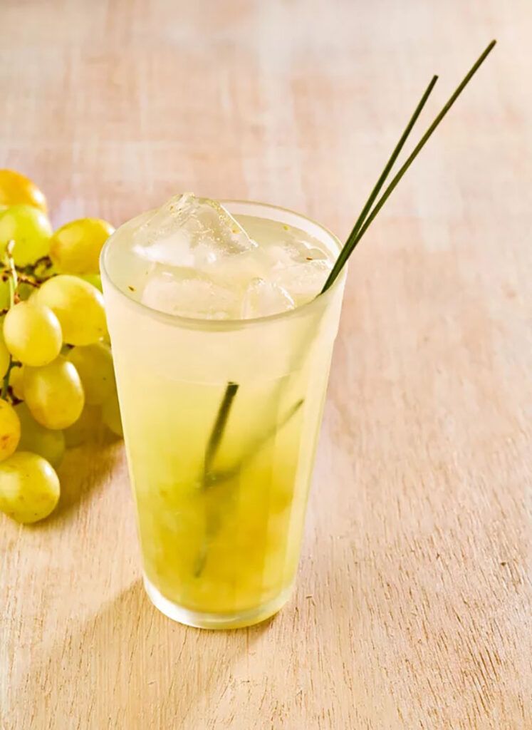 Copa do mundo: descubra como preparar drinks com as cores da bandeira do Brasil para torcer para a seleção
