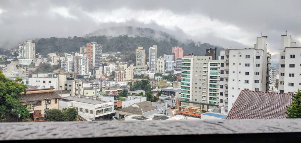 Com influência do El Niño, próximos meses serão mais chuvosos e com temperaturas acima da média em SC