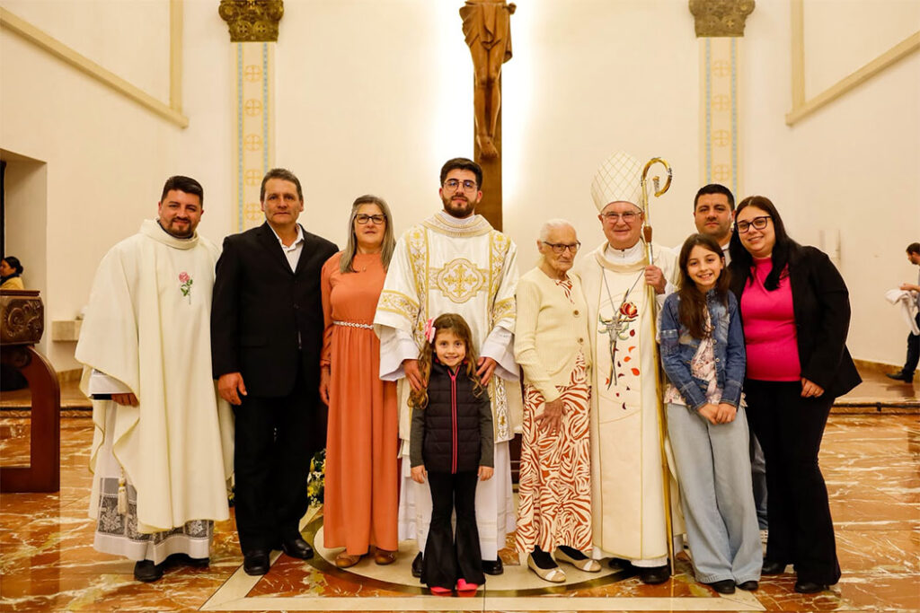 Denilson Antunes Telles é ordenado diácono para a Diocese de Joaçaba