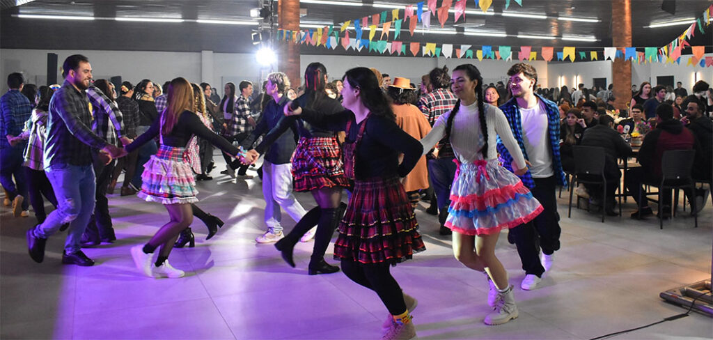 Festa Julina marca a volta às aulas na Unoesc Joaçaba