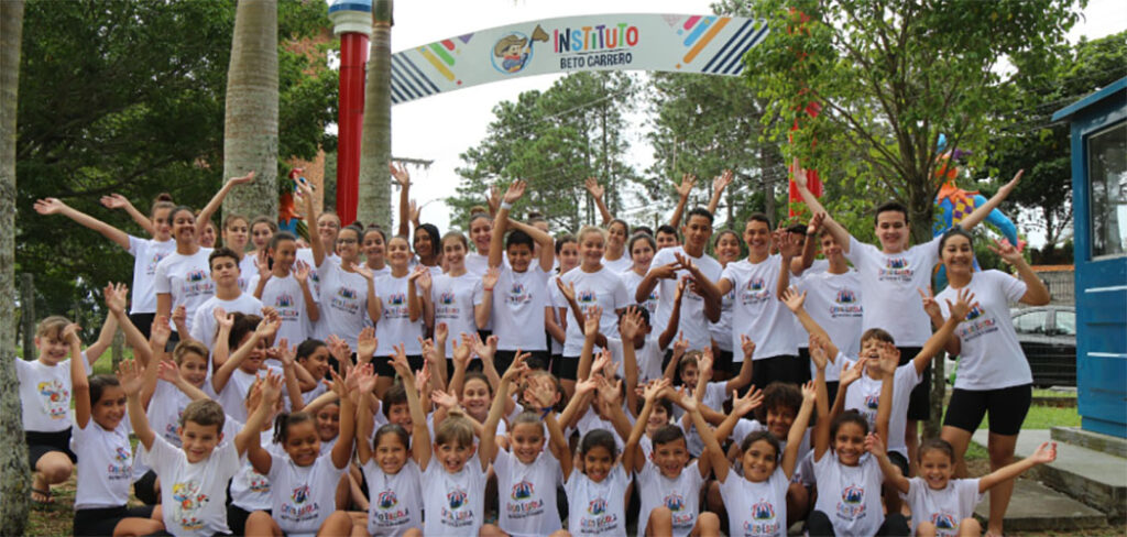 Instituto Beto Carrero celebra 23 anos com espetáculo gratuito e campanha de arrecadação de brinquedos