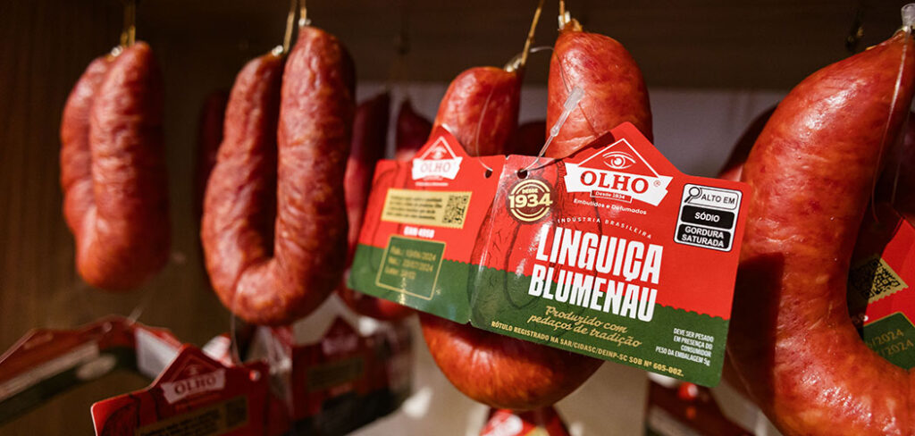 Linguiça Blumenau é a estrela de um dos pontos gastronômicos da Oktoberfest