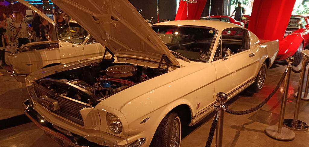 Classic Car Show resgata a nostalgia de um ritual perdido das manhãs de inverno