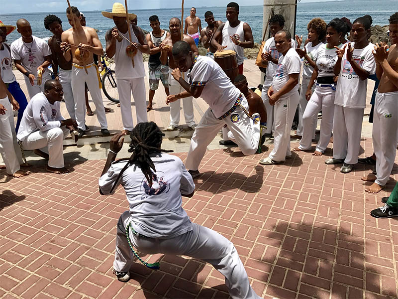 Dia Mundial da Capoeira (05/07): celebra a força da cultura brasileira e sua popularidade ao redor do mundo