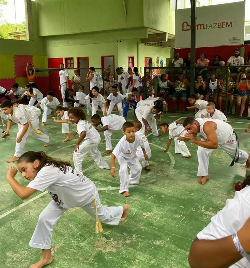 Dia Mundial da Capoeira (05/07): celebra a força da cultura brasileira e sua popularidade ao redor do mundo