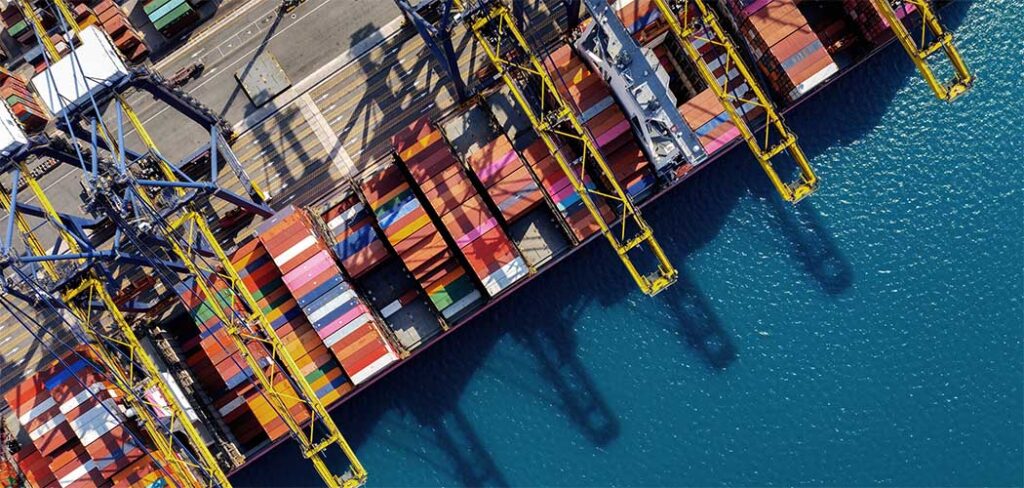 Nova tarifa dos EUA reforça preocupação da indústria exportadora catarinense, avalia FIESC
