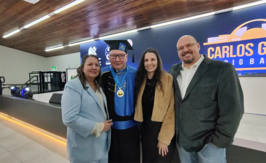 Título Doutor Honoris Causa recebido da Unoesc