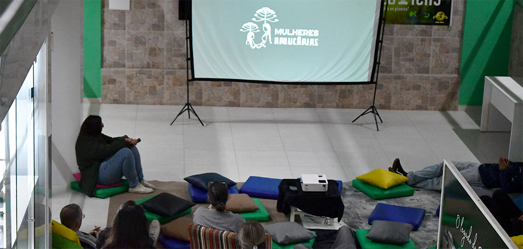 Cineclube Vozes Ancestrais realiza 1ª sessão no Centro Arqueológico da Unoesc em Joaçaba