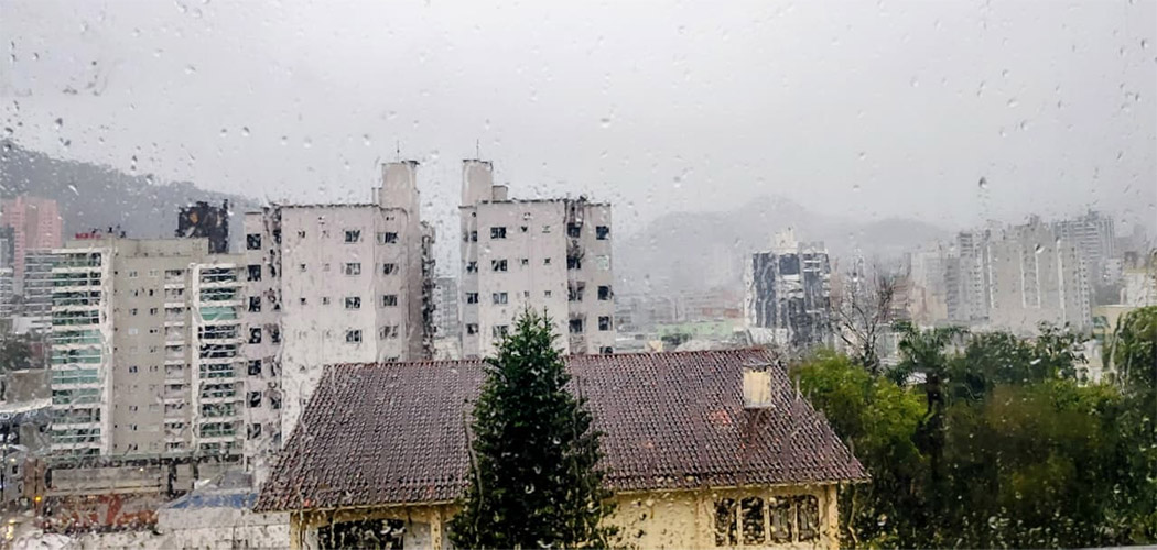 Semana começa com frio em Santa Catarina e chuva forte deve voltar a partir de terça-feira (11)