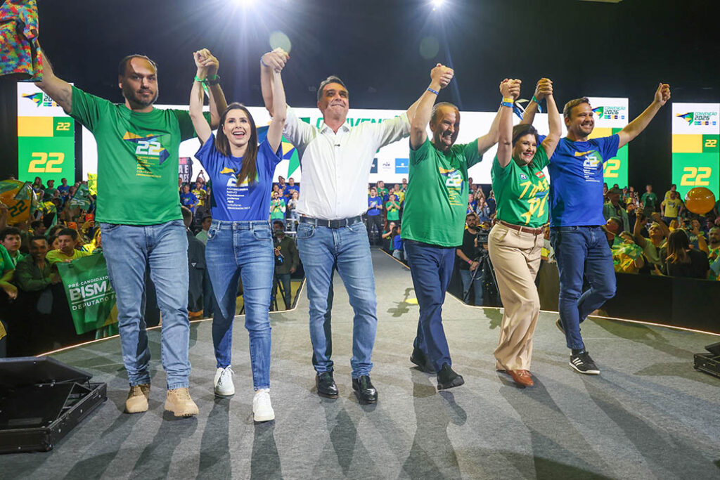 Jorginho Mello é confirmado candidato à reeleição e oficializa a maior aliança política de Santa Catarina