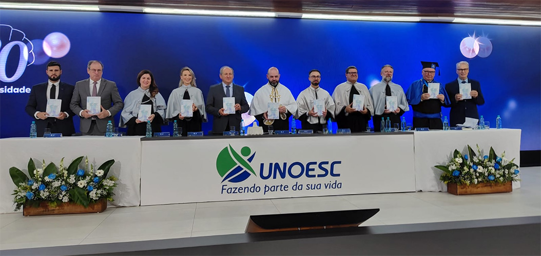 Livro preserva a memória dos 30 anos da Unoesc como Universidade